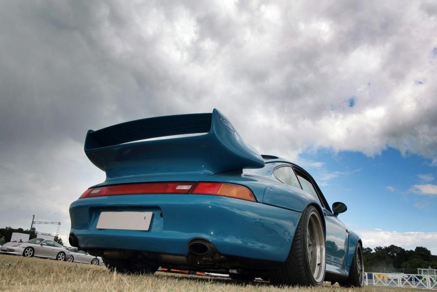  Porsche 911 GT2 1995 года  (фото 10 из 26)